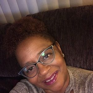 Meet your Posher, Anita